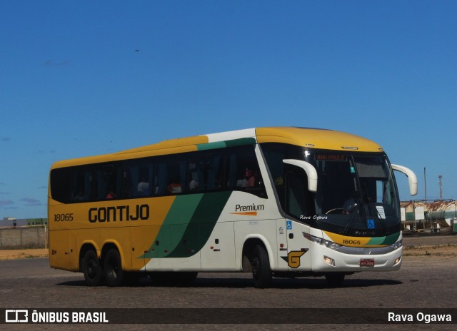 Empresa Gontijo de Transportes 18065 na cidade de Vitória da Conquista, Bahia, Brasil, por Rava Ogawa. ID da foto: 11349408.