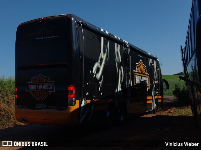 Ônibus Particulares 3227 na cidade de Faxinal dos Guedes, Santa Catarina, Brasil, por Vinícius Weber. Número da foto: #11353408.