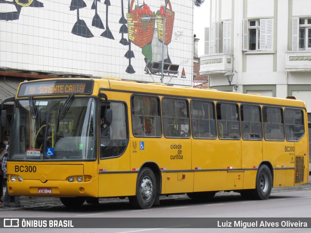 Transporte Coletivo Glória BC300 na cidade de Curitiba, Paraná, Brasil, por Luiz Miguel Alves Oliveira. Número da foto: #11351684.