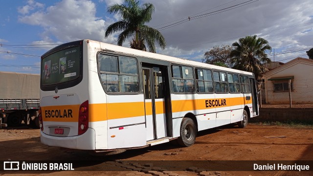 Escolares 8724 na cidade de Rio Verde, Goiás, Brasil, por Daniel Henrique. Número da foto: #11351489.