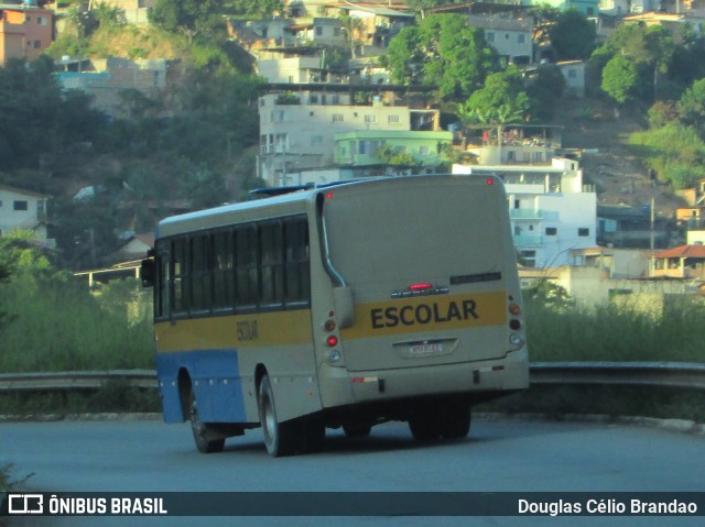 Escolares 8C82 na cidade de Sabará, Minas Gerais, Brasil, por Douglas Célio Brandao. ID da foto: 11352912.