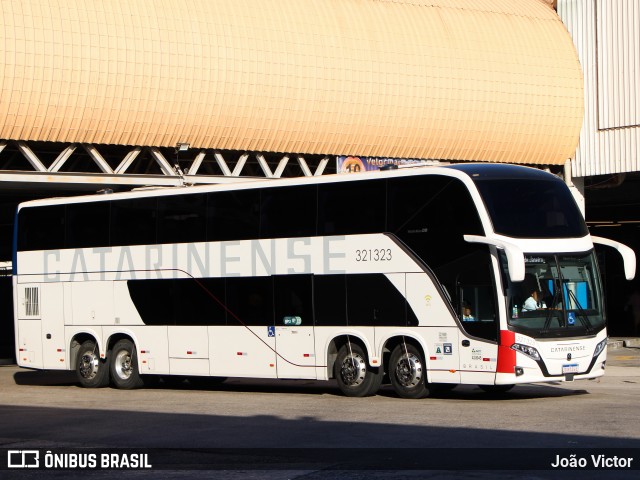 Auto Viação Catarinense 321323 na cidade de Rio de Janeiro, Rio de Janeiro, Brasil, por João Victor. ID da foto: 11355414.