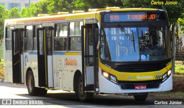 HP Transportes Coletivos 20075 na cidade de Aparecida de Goiânia, Goiás, Brasil, por Carlos Júnior. Número da foto: #11354874.