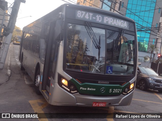 Via Sudeste Transportes S.A. 5 2021 na cidade de São Paulo, São Paulo, Brasil, por Rafael Lopes de Oliveira. Número da foto: #11358371.