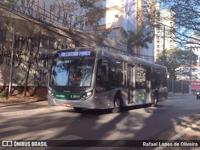 Via Sudeste Transportes S.A. 5 2012 na cidade de São Paulo, São Paulo, Brasil, por Rafael Lopes de Oliveira. Número da foto: #11356969.