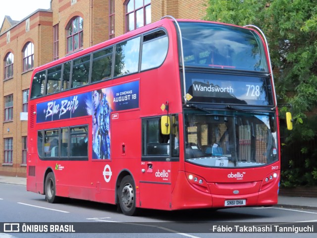 Abellio London Bus Company 2417 na cidade de London, Greater London, Inglaterra, por Fábio Takahashi Tanniguchi. Número da foto: #11358637.