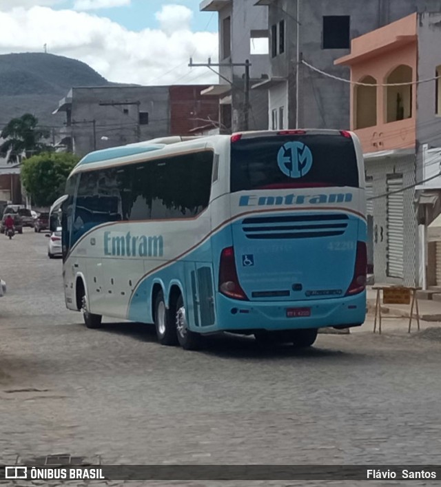 Emtram 4220 na cidade de Tanhaçu, Bahia, Brasil, por Flávio  Santos. Número da foto: #11356764.