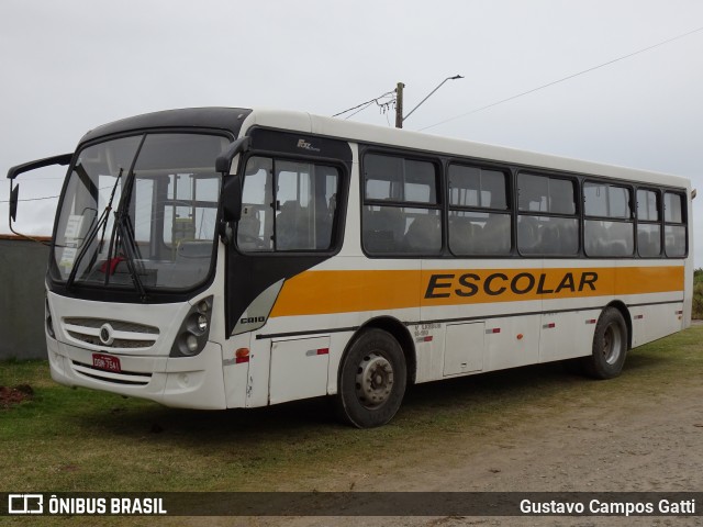 Escolares 7541 na cidade de Guaratuba, Paraná, Brasil, por Gustavo Campos Gatti. ID da foto: 11361382.