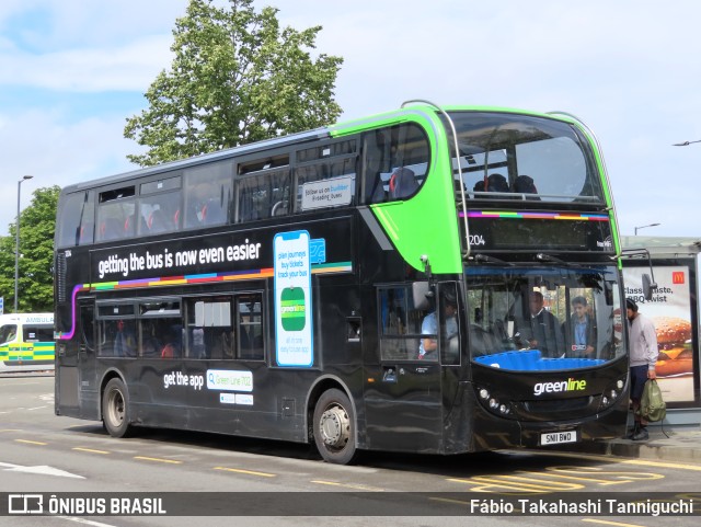 Reading Buses 1204 na cidade de Slough, Berkshire, Inglaterra, por Fábio Takahashi Tanniguchi. ID da foto: 11362549.