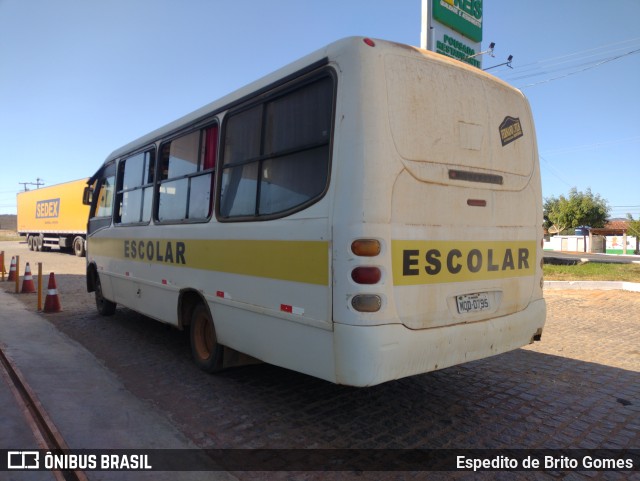 Ônibus Particulares 011 na cidade de Afrânio, Pernambuco, Brasil, por Espedito de Brito Gomes. ID da foto: 11364265.