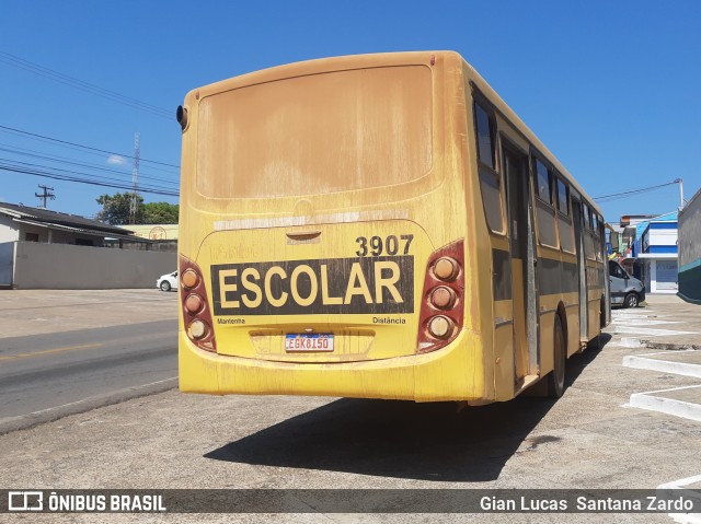 Escolares 3907 na cidade de Ji-Paraná, Rondônia, Brasil, por Gian Lucas  Santana Zardo. Número da foto: #11365228.