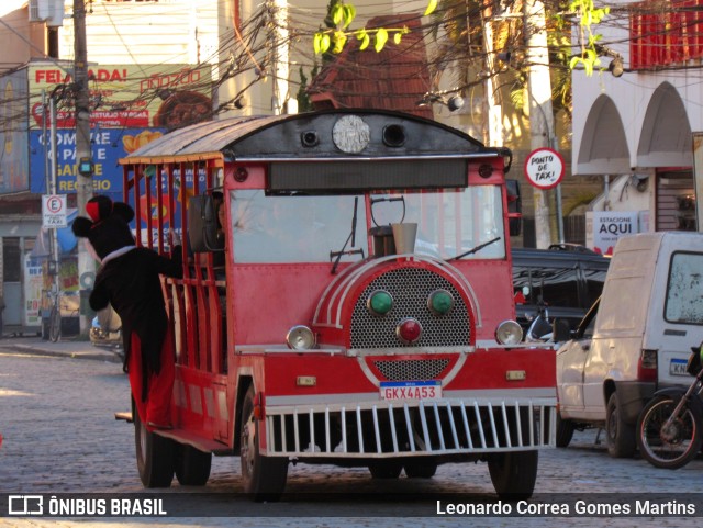 Ônibus Particulares Trenzinho de Nova Friburgo na cidade de Nova Friburgo, Rio de Janeiro, Brasil, por Leonardo Correa Gomes Martins. ID da foto: 11364475.