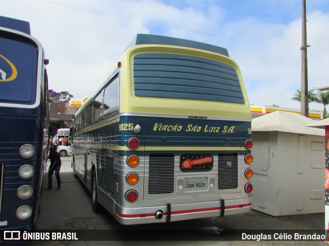 Viação São Luiz 9025 na cidade de Barbacena, Minas Gerais, Brasil, por Douglas Célio Brandao. Número da foto: #11364963.
