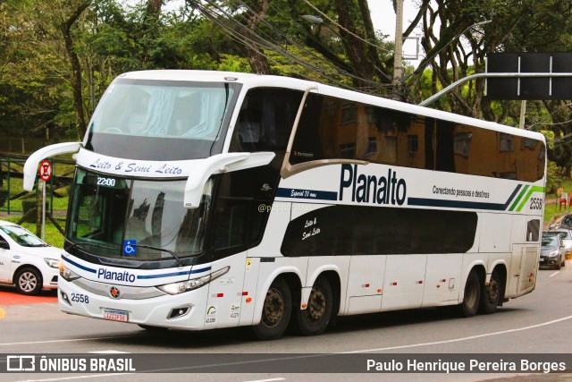 Planalto Transportes 2558 na cidade de Curitiba, Paraná, Brasil, por Paulo Henrique Pereira Borges. Número da foto: #11326797.