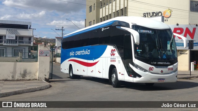 Viação São Cristóvão 3030 na cidade de Oliveira, Minas Gerais, Brasil, por João César Luz. Número da foto: #11326162.
