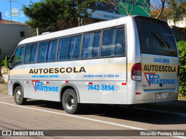 Auto Escola Pratense 9381 na cidade de Araucária, Paraná, Brasil, por Ricardo Fontes Moro. ID da foto: 11373613.