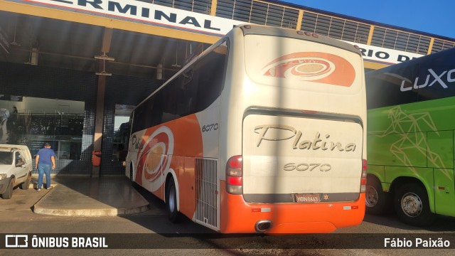 Viação Platina 6070 na cidade de Uberaba, Minas Gerais, Brasil, por Fábio Paixão. Número da foto: #11379171.