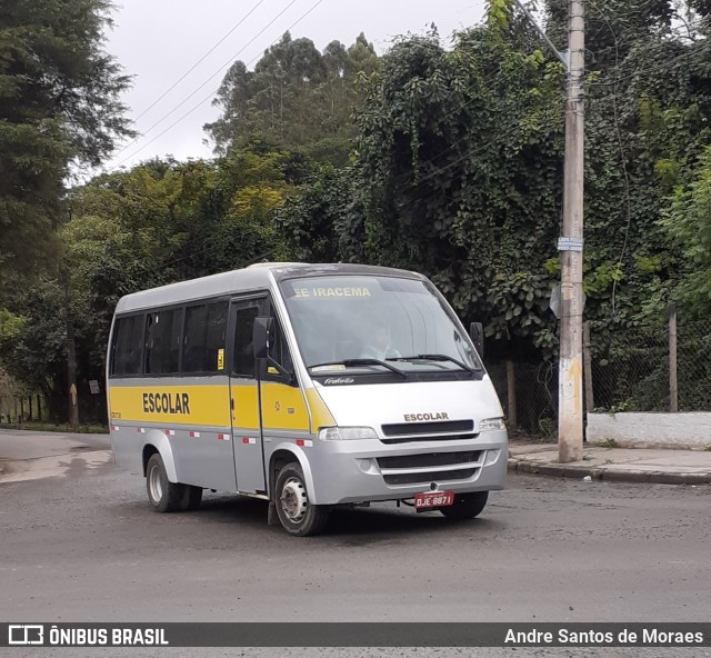 Escolares 8871 na cidade de Embu das Artes, São Paulo, Brasil, por Andre Santos de Moraes. Número da foto: #11378715.