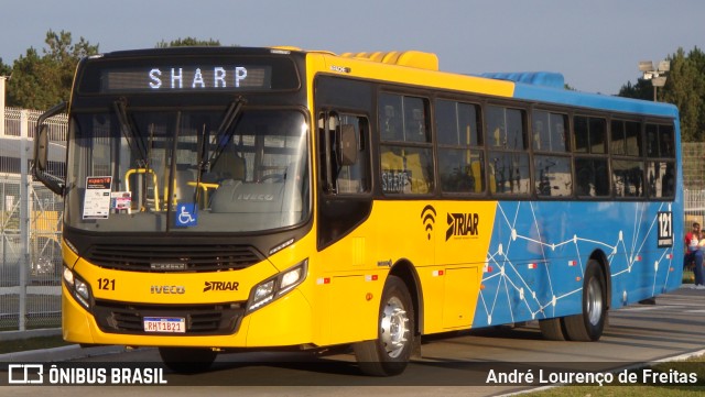 Sharp Transportes 121 na cidade de Curitiba, Paraná, Brasil, por André Lourenço de Freitas. Número da foto: #11389545.