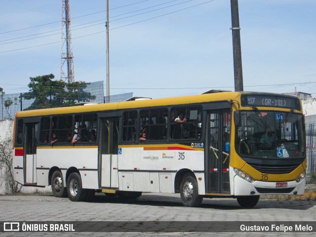 Empresa Metropolitana 315 na cidade de Recife, Pernambuco, Brasil, por Gustavo Felipe Melo. Número da foto: #11392146.