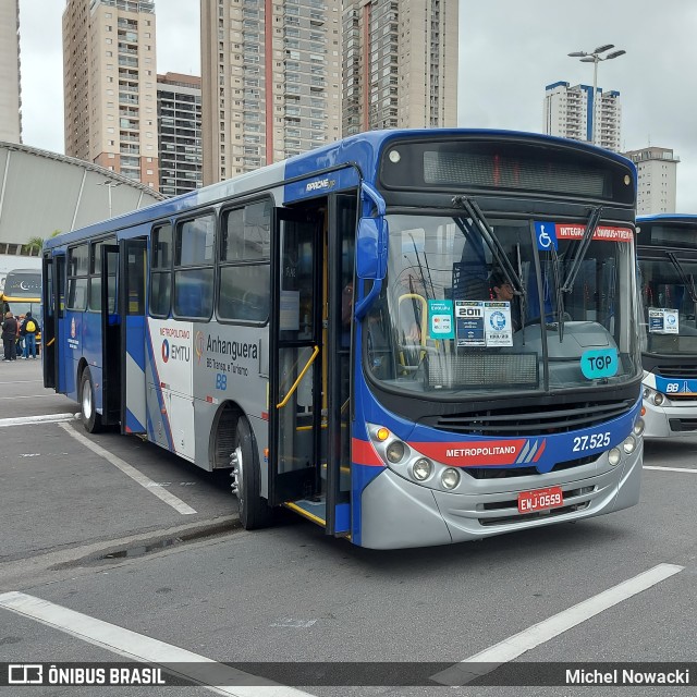 BB Transportes e Turismo 27.525 na cidade de Barueri, São Paulo, Brasil, por Michel Nowacki. Número da foto: #11397276.