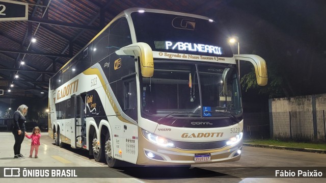 Auto Viação Gadotti 5123 na cidade de Embu das Artes, São Paulo, Brasil, por Fábio Paixão. Número da foto: #11394184.