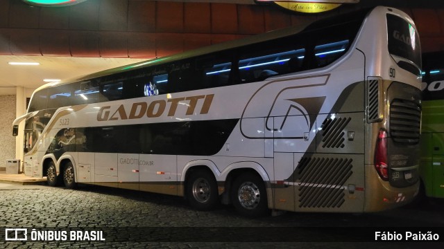 Auto Viação Gadotti 5123 na cidade de Registro, São Paulo, Brasil, por Fábio Paixão. Número da foto: #11400523.