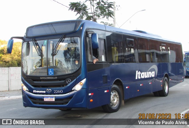 Viação Itaúna 2260 na cidade de Itaúna, Minas Gerais, Brasil, por Vicente de Paulo Alves. Número da foto: #11403411.