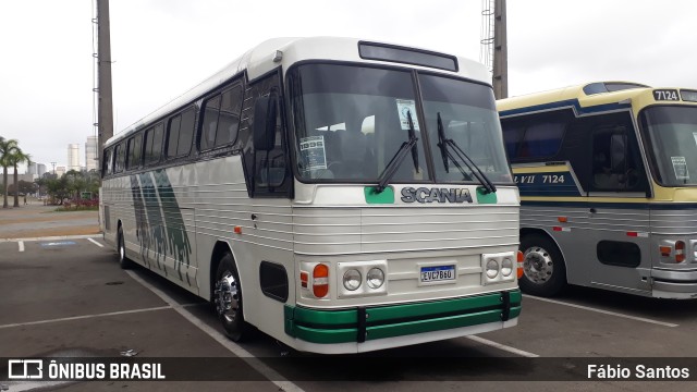 Ônibus Particulares 7B60 na cidade de Barueri, São Paulo, Brasil, por Fábio Santos. Número da foto: #11404028.
