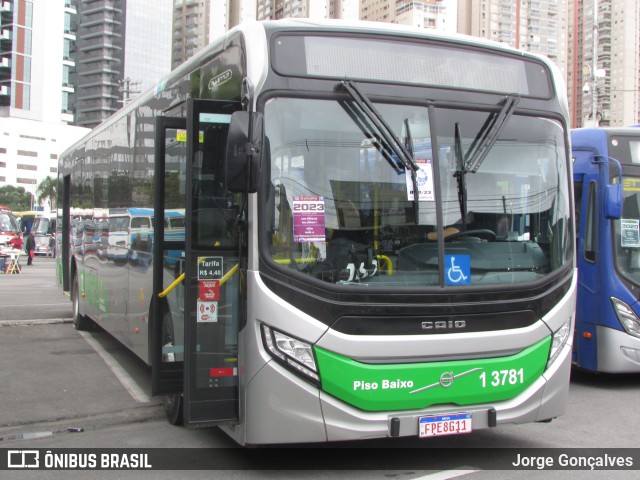 Viação Gato Preto 1 3781 na cidade de Barueri, São Paulo, Brasil, por Jorge Gonçalves. Número da foto: #11404303.