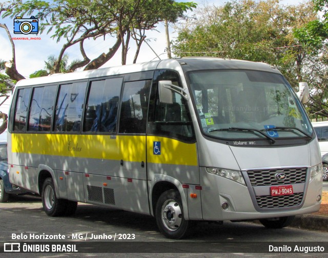 Ônibus Particulares 9045 na cidade de Belo Horizonte, Minas Gerais, Brasil, por Danilo Augusto. Número da foto: #11328267.