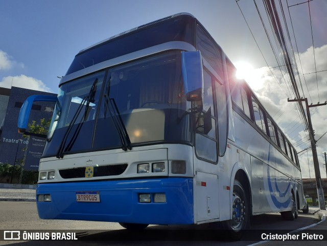 Ônibus Particulares 21000 na cidade de Aracaju, Sergipe, Brasil, por Cristopher Pietro. Número da foto: #11404655.