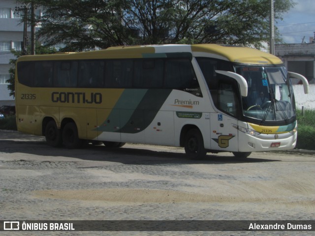 Empresa Gontijo de Transportes 21335 na cidade de Caruaru, Pernambuco, Brasil, por Alexandre Dumas. ID da foto: 11406078.