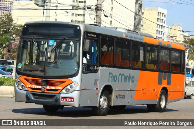 Transturismo Rio Minho RJ 166.098 na cidade de Niterói, Rio de Janeiro, Brasil, por Paulo Henrique Pereira Borges. Número da foto: #11406220.