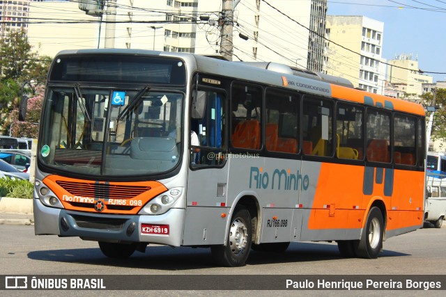 Transturismo Rio Minho RJ 166.098 na cidade de Niterói, Rio de Janeiro, Brasil, por Paulo Henrique Pereira Borges. ID da foto: 11406220.