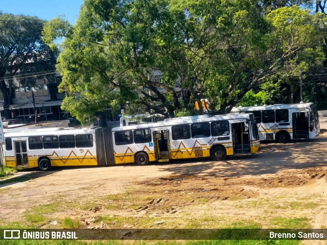 Companhia Carris Porto-Alegrense 0817 na cidade de Porto Alegre, Rio Grande do Sul, Brasil, por Brenno Santos. Número da foto: #11407663.