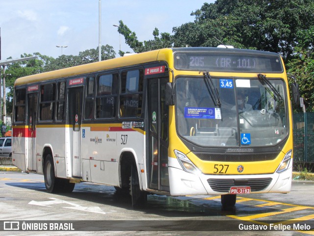 Empresa Metropolitana 527 na cidade de Recife, Pernambuco, Brasil, por Gustavo Felipe Melo. ID da foto: 11408114.