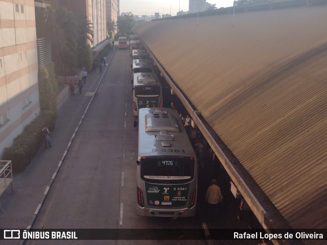 Move 5 5361 na cidade de São Paulo, São Paulo, Brasil, por Rafael Lopes de Oliveira. ID da foto: 11333195.