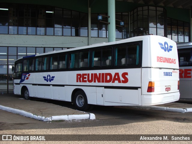 Reunidas Transportes Coletivos 18832 na cidade de Chapecó, Santa Catarina, Brasil, por Alexandre M.  Sanches. ID da foto: 11333242.