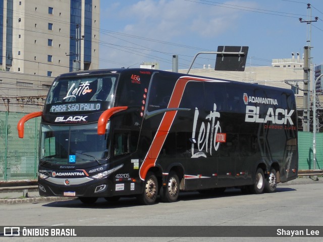 Expresso Adamantina 422105 na cidade de São Paulo, São Paulo, Brasil, por Shayan Lee. Número da foto: #11336793.