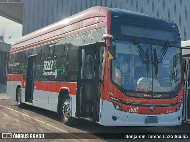 Transantiago Attivi na cidade de Huechuraba, Santiago, Metropolitana de Santiago, Chile, por Benjamín Tomás Lazo Acuña. ID da foto: 11335746.