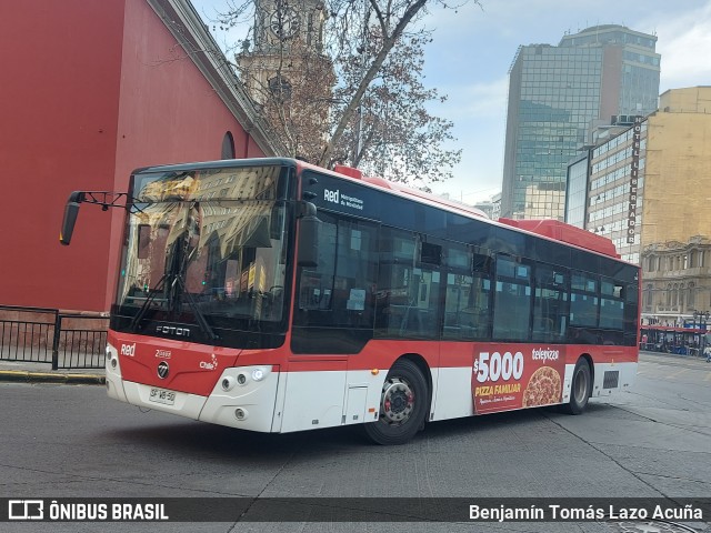 Subus 3007 na cidade de Santiago, Santiago, Metropolitana de Santiago, Chile, por Benjamín Tomás Lazo Acuña. Número da foto: #11335812.