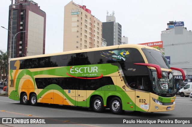 Esctur Turismo 032 na cidade de Curitiba, Paraná, Brasil, por Paulo Henrique Pereira Borges. Número da foto: #11336284.