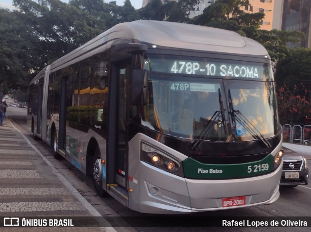 Via Sudeste Transportes S.A. 5 2159 na cidade de São Paulo, São Paulo, Brasil, por Rafael Lopes de Oliveira. Número da foto: #11338082.