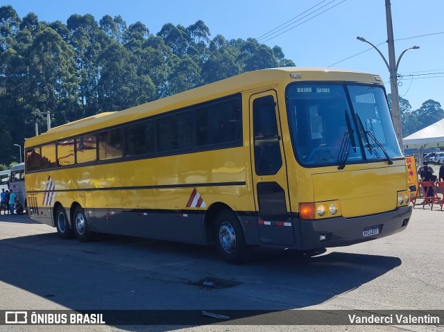 Ônibus Particulares 4387 na cidade de Embu das Artes, São Paulo, Brasil, por Vanderci Valentim. Número da foto: #11342417.