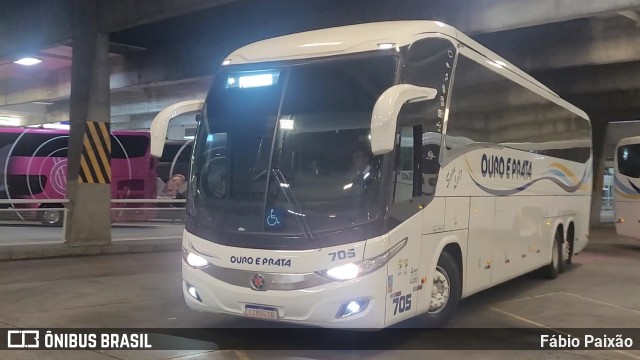 Viação Ouro e Prata 705 na cidade de Curitiba, Paraná, Brasil, por Fábio Paixão. Número da foto: #11344938.