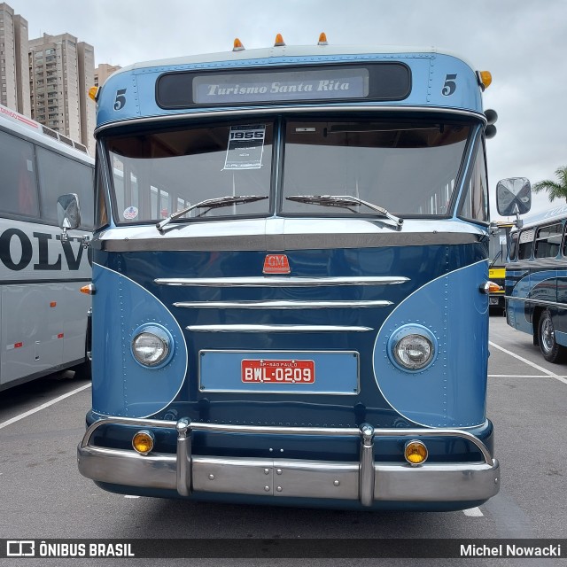 Turismo Santa Rita 5 na cidade de Barueri, São Paulo, Brasil, por Michel Nowacki. ID da foto: 11412217.