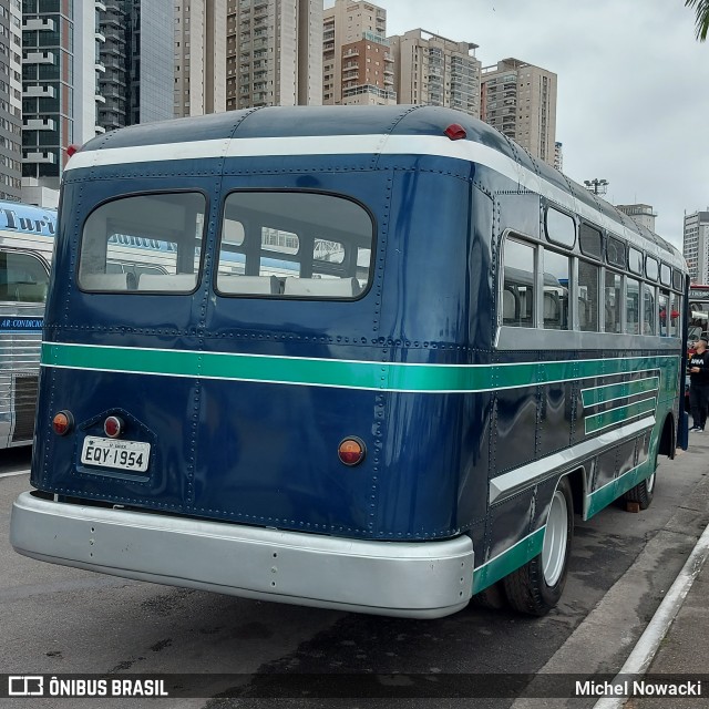 Ônibus Particulares EQY1954 na cidade de Barueri, São Paulo, Brasil, por Michel Nowacki. Número da foto: #11412163.