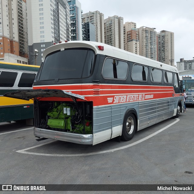 Southern Interstate Bus Co. 1973 na cidade de Barueri, São Paulo, Brasil, por Michel Nowacki. ID da foto: 11412176.