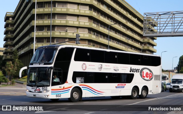 Buses Lep 602 na cidade de Ciudad Autónoma de Buenos Aires, Argentina, por Francisco Ivano. Número da foto: #11440717.